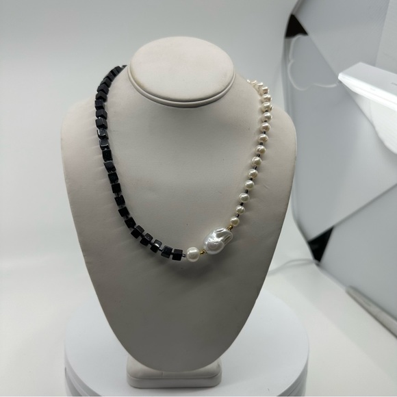New Handmade Freshwater Pearl & Navy Goldsand Gem Necklace with Toggle Clasp - Picture 4 of 14